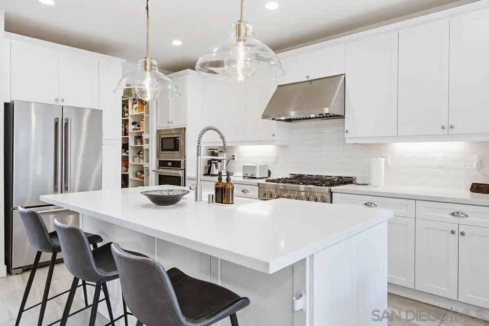 8025 Silvercrest Way