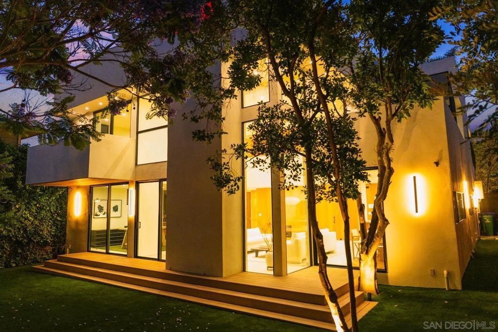 Photo of 7376 Fay Ave, La Jolla, CA 92037 (MLS # 250045886)