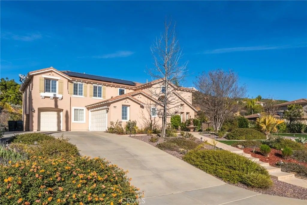Photo of 952 Creek View, Redlands, CA 92373 (MLS # IG26010464)