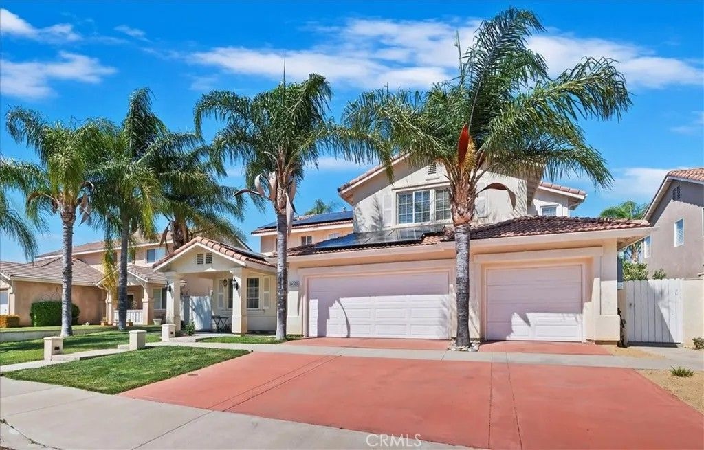 Photo of 24320 Calle Estancia, Murrieta, CA 92562 (MLS # SW25156816)