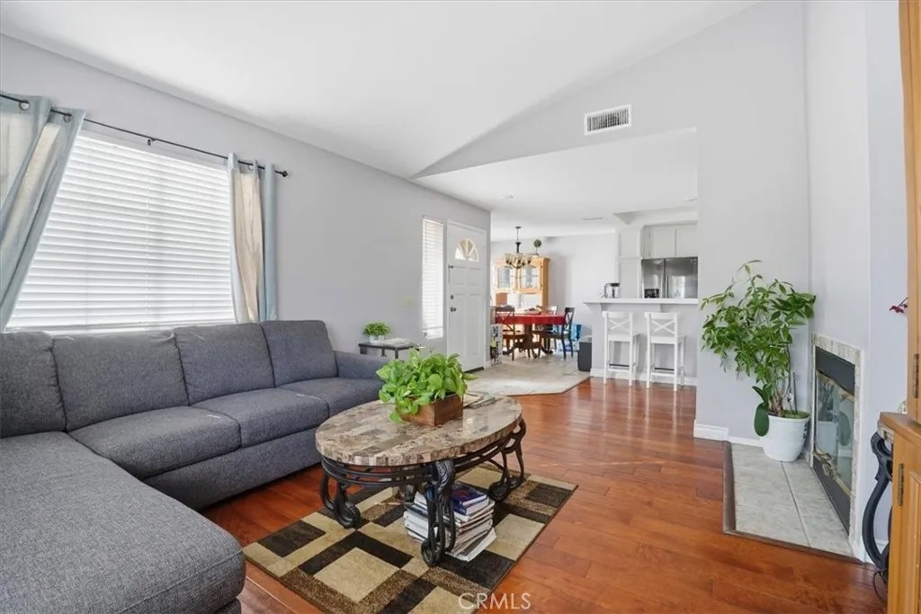 21204 Camelia 42
