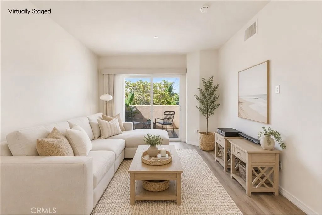 2750 Artesia 458