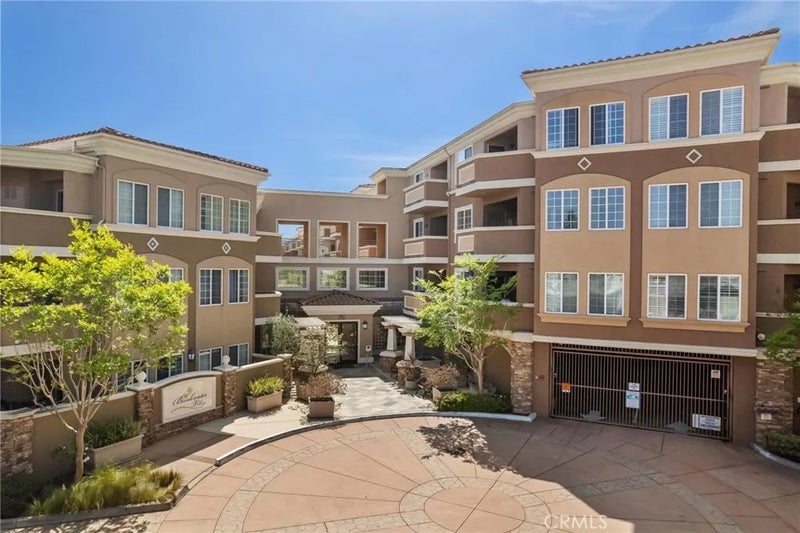 2750 Artesia 458