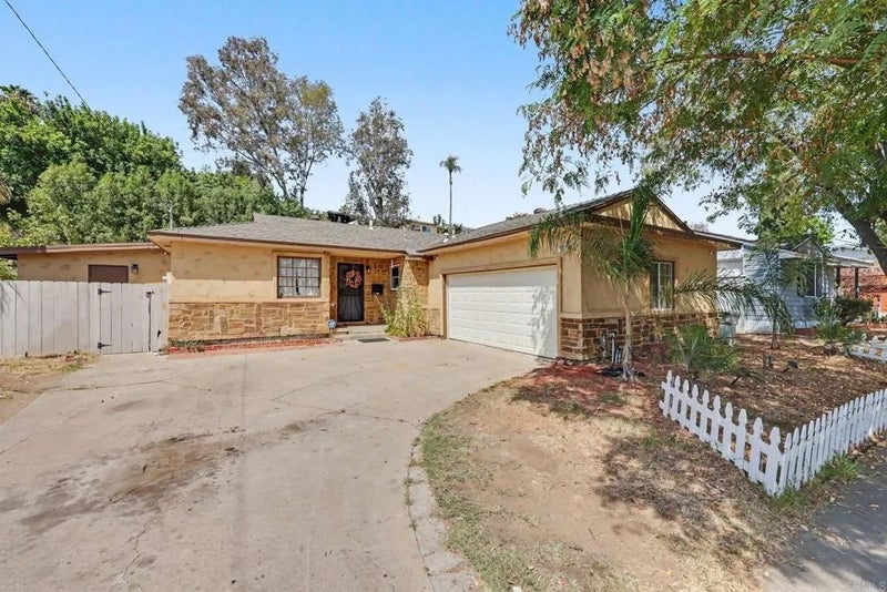 4852 Elsa Road