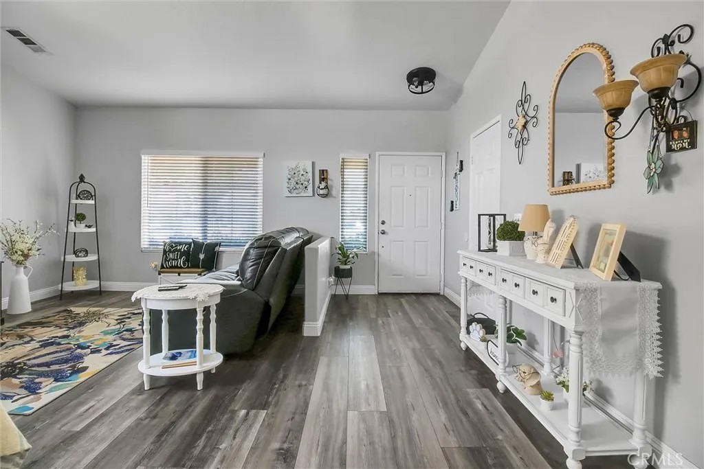 1932 Vosburg Court