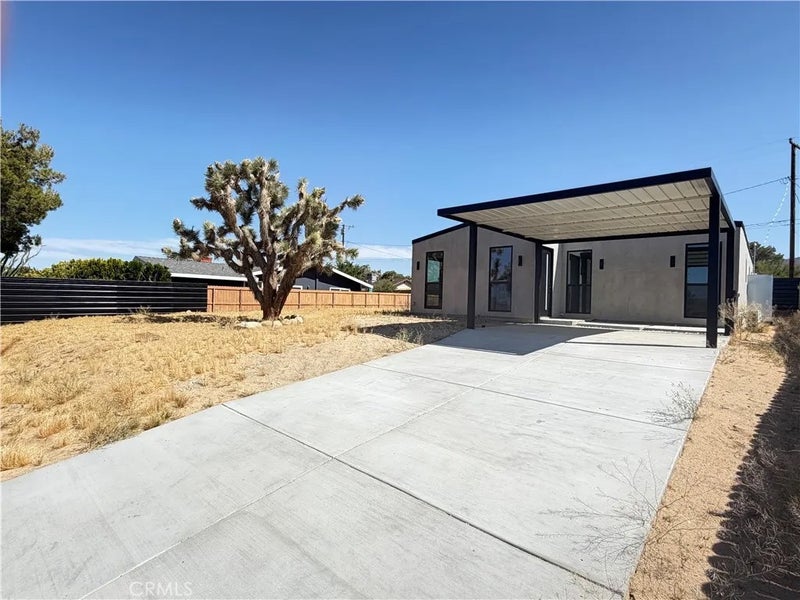 61523 Capilla Drive