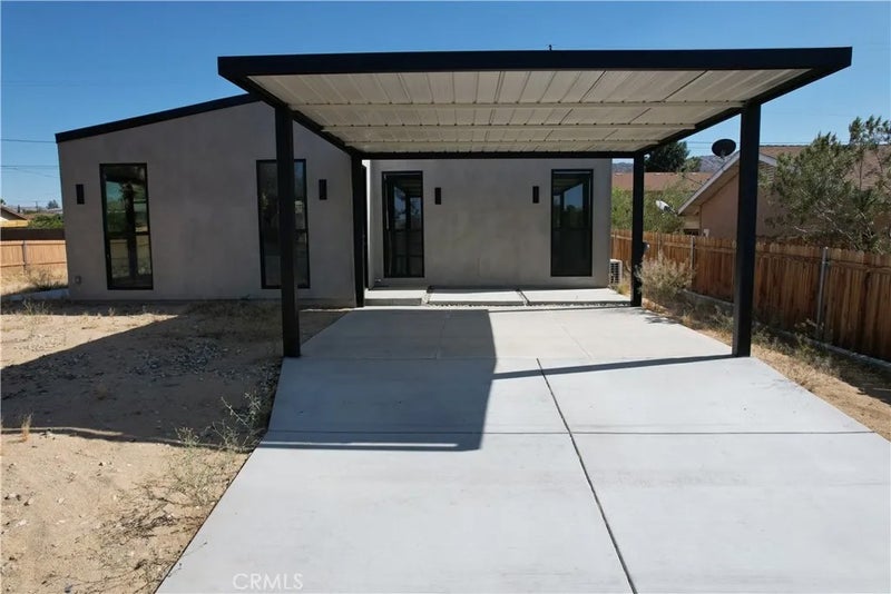 61523 Capilla Drive