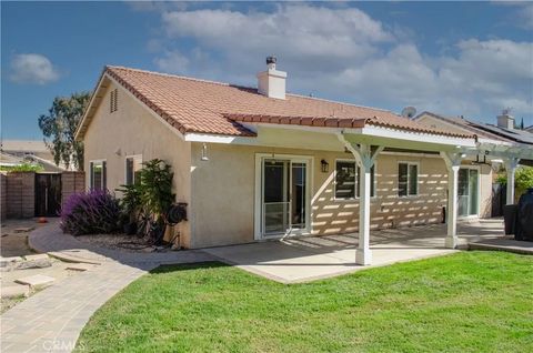 Tiny photo for 19727 Skyview Court, Canyon Country, CA 91351 (MLS # SR25258298)