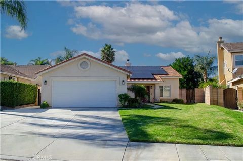 Photo of 19727 Skyview Court, Canyon Country, CA 91351 (MLS # SR25258298)