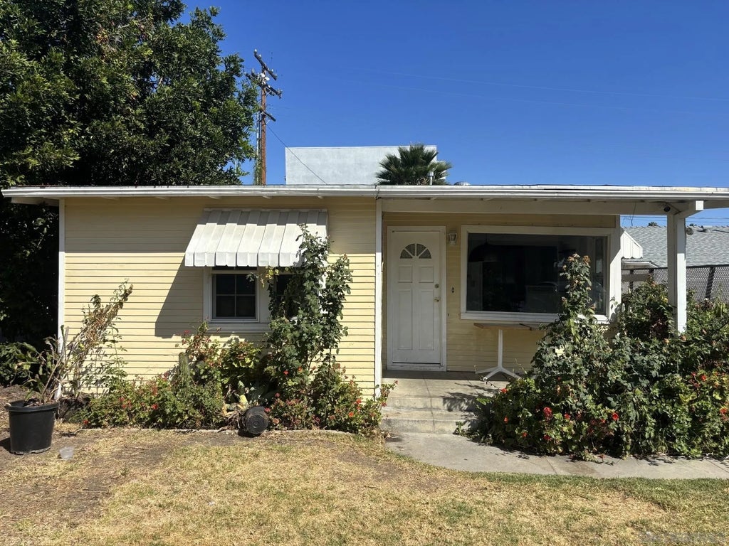Photo of 1144 Thompson Ave, Glendale, CA 91201 (MLS # 260023018)