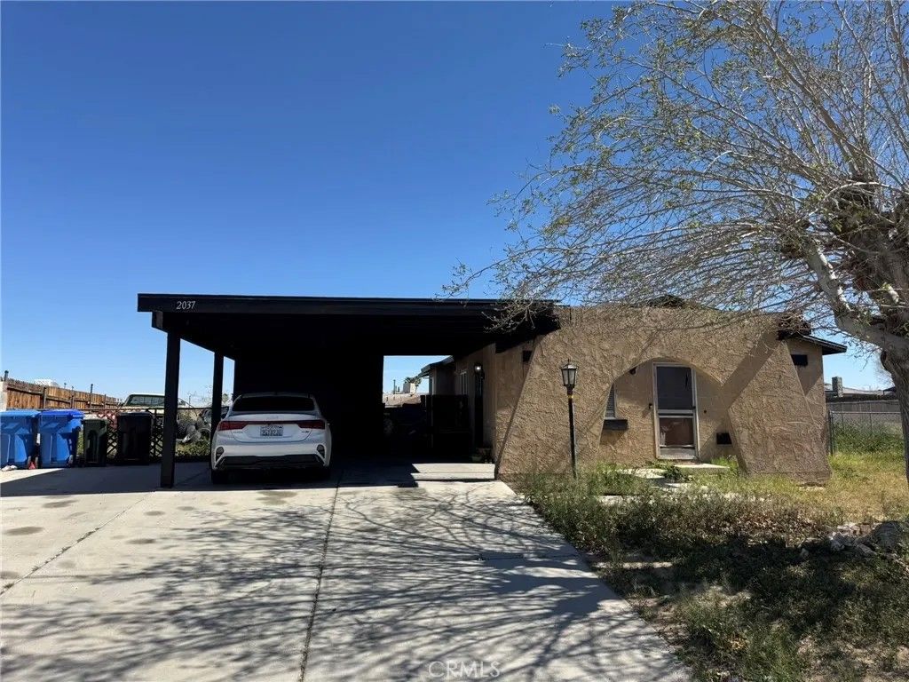 Photo of 2037 Sequoia Dr, Barstow, CA 92311 (MLS # OC26051904)