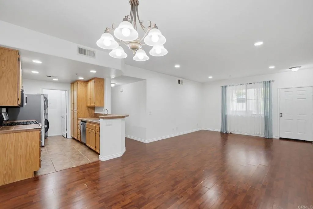 1880 Aubrives Place 2126
