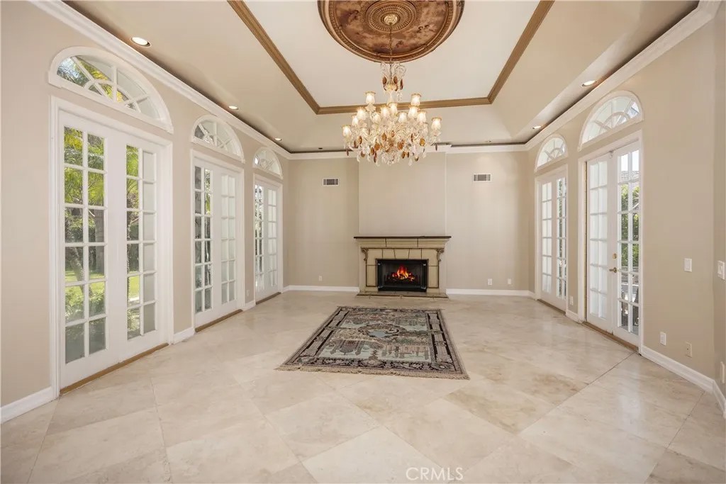 3211 E Mandeville Place