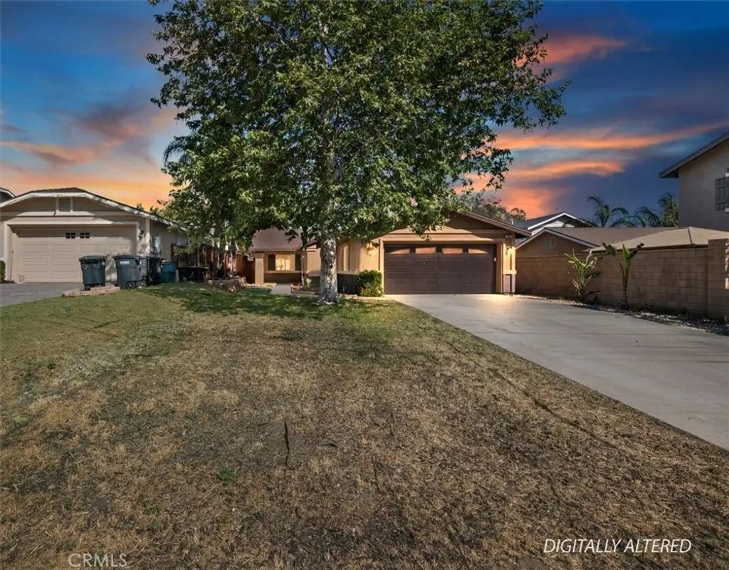 Photo of 308 Avenue 6 Ave, Lake Elsinore, CA 92530 (MLS # IG26057340)