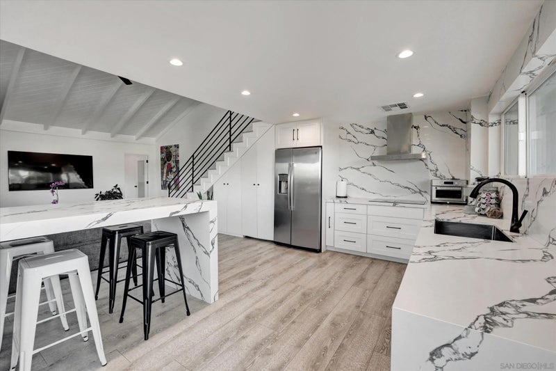 3546 Multiview Drive