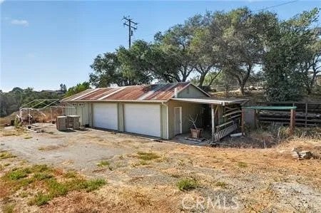 2864 Live Oak Park