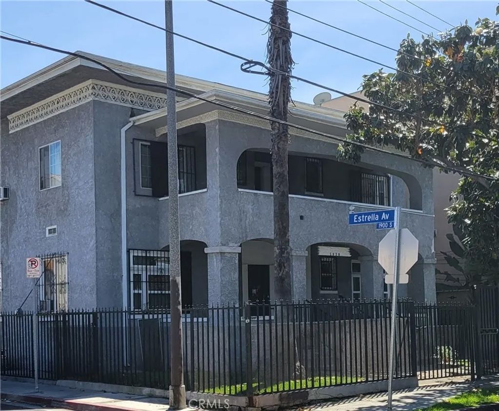 Photo of 1938 Bonsallo Avenue #101, Los Angeles, CA 90007 (MLS # PW26073020)