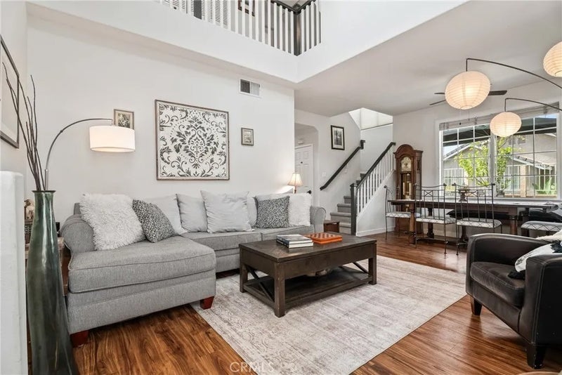 27169 Saddlepeak
