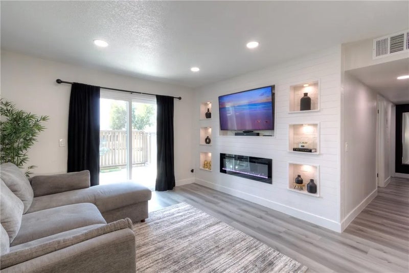 1309 W Mission Boulevard U-109