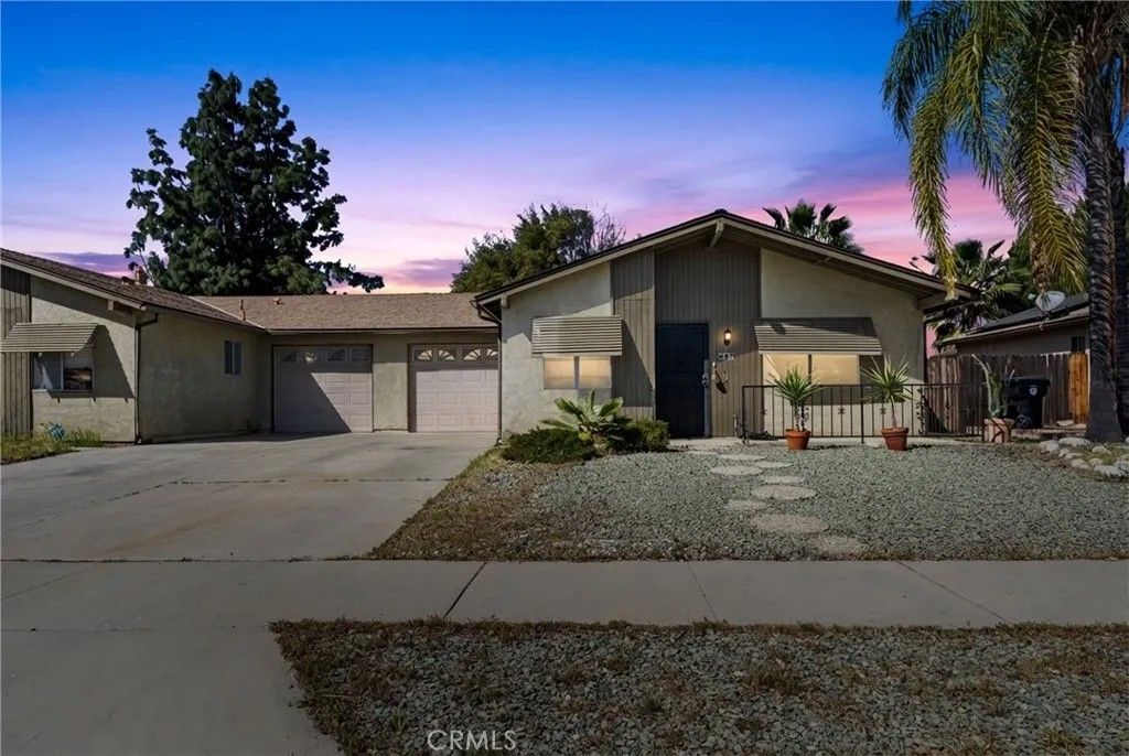 Photo of 587 San Dimas St, Hemet, CA 92545 (MLS # IV26053011)