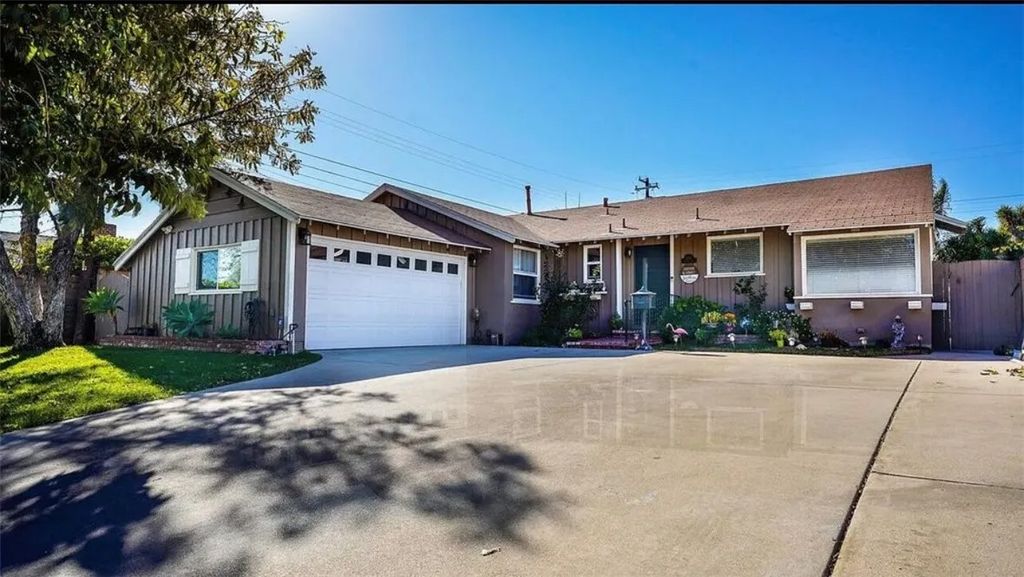 Photo of 8745 Valjean Ave, North Hills, CA 91343 (MLS # GD26078276)