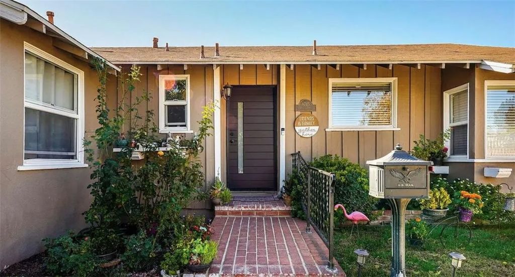 Photo of 8745 Valjean Ave, North Hills, CA 91343 (MLS # GD26078276)