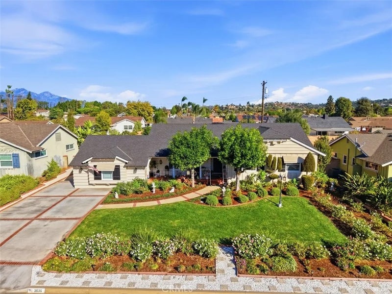 3636 N Shadyglen Drive