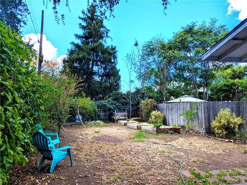 Tiny photo for 1220 Broadway St, Chico, CA 95928 (MLS # SN25230253)