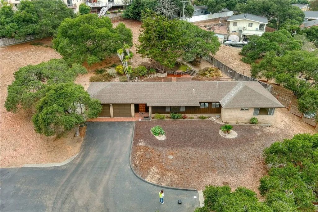 Photo of 910 N 12th Street, Grover Beach, CA 93433 (MLS # PI26028246)