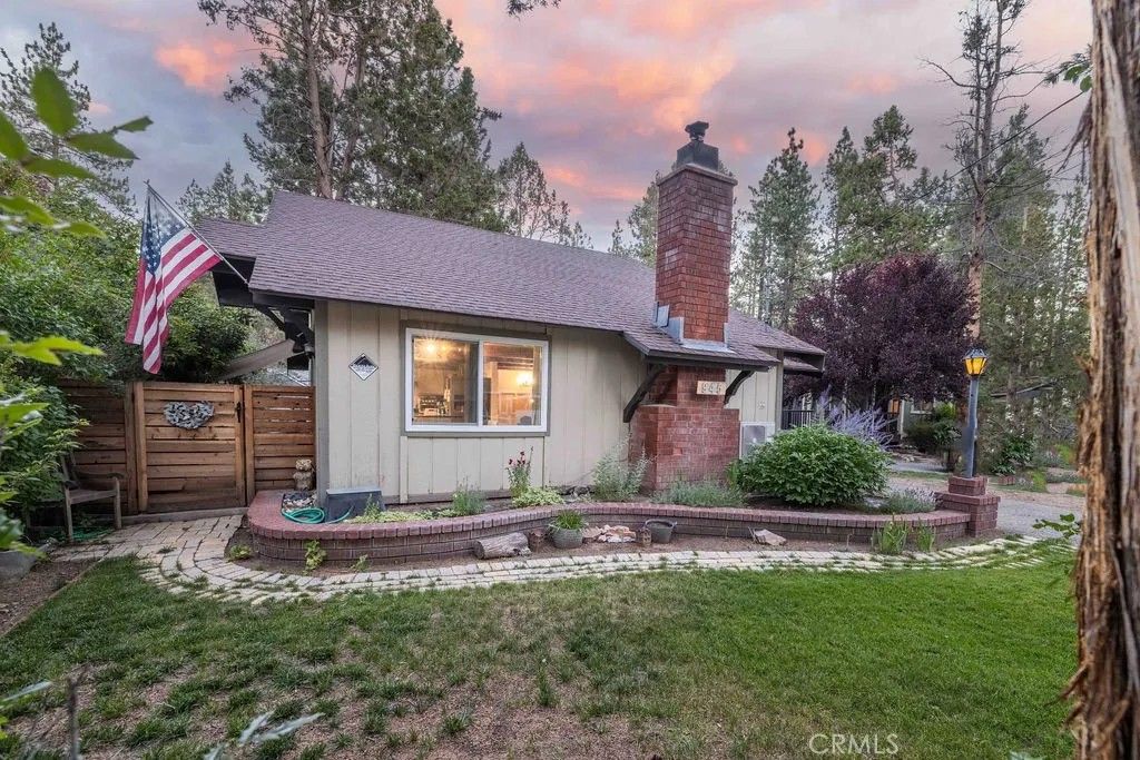 Photo of 945 Tinker Bell Avenue, Big Bear Lake, CA 92314 (MLS # PW25272212)