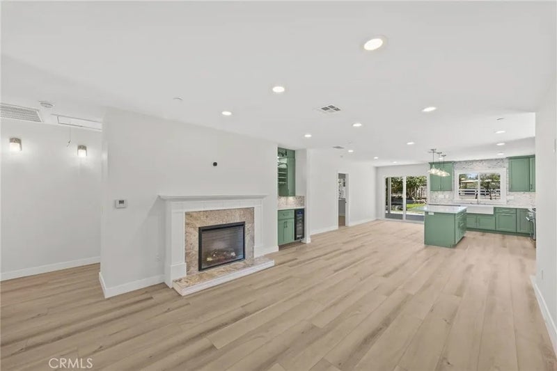 4623 Center Avenue