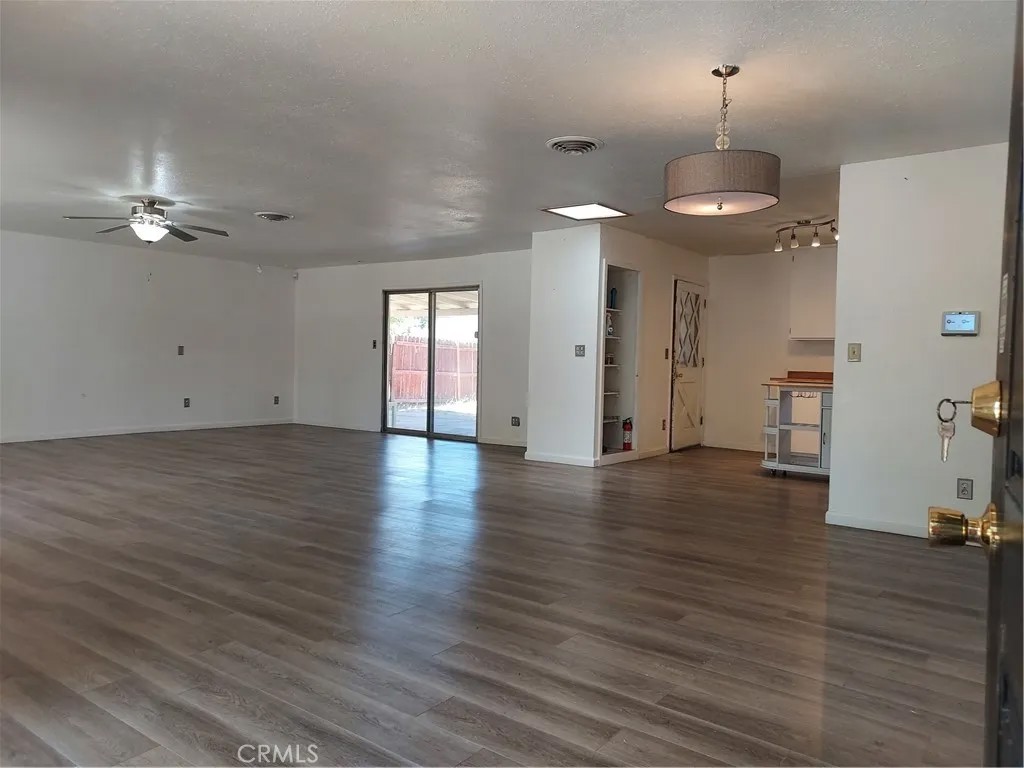 6135 Ridgeview Drive