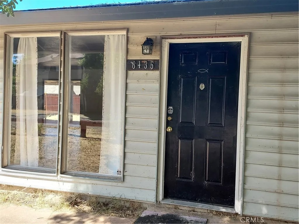 6135 Ridgeview Drive