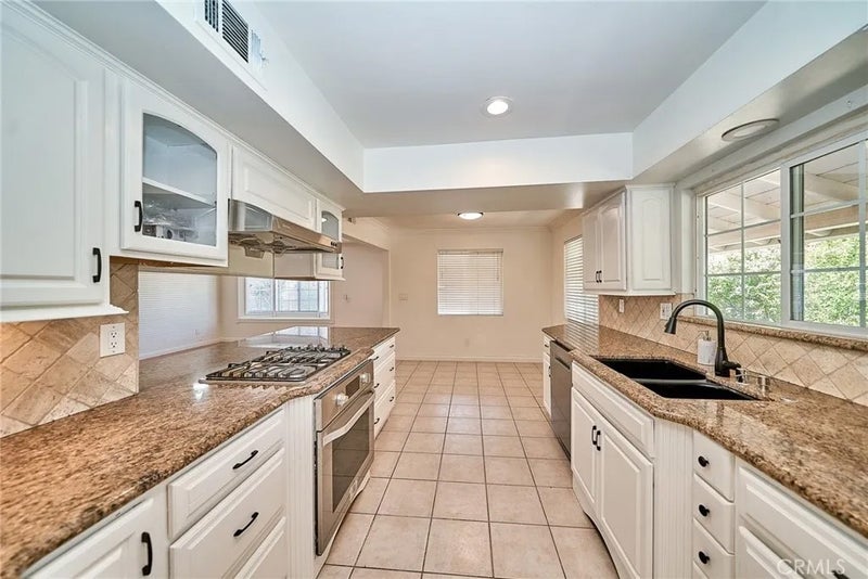 9565 Ironwood