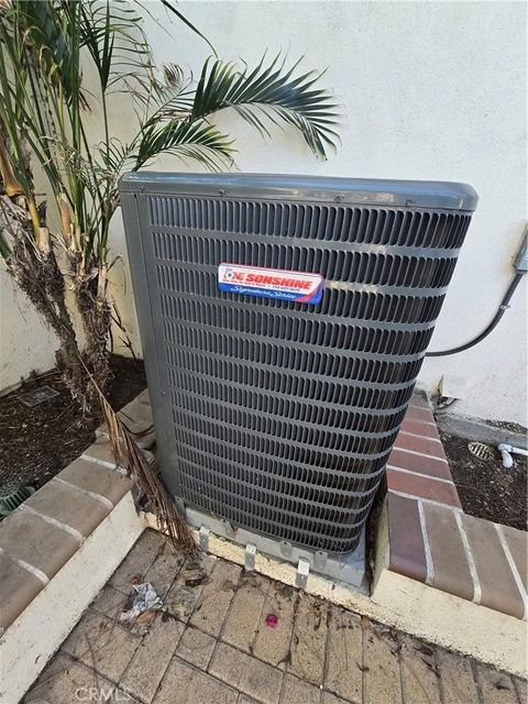 Tiny photo for 18 Laconia, Irvine, CA 92614 (MLS # OC25270167)