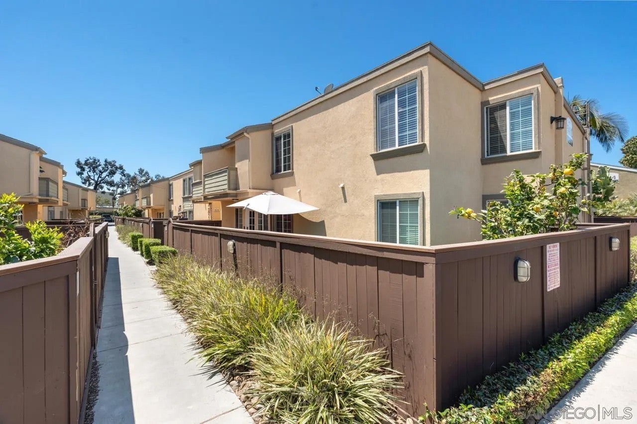 5402 Balboa Arms 415