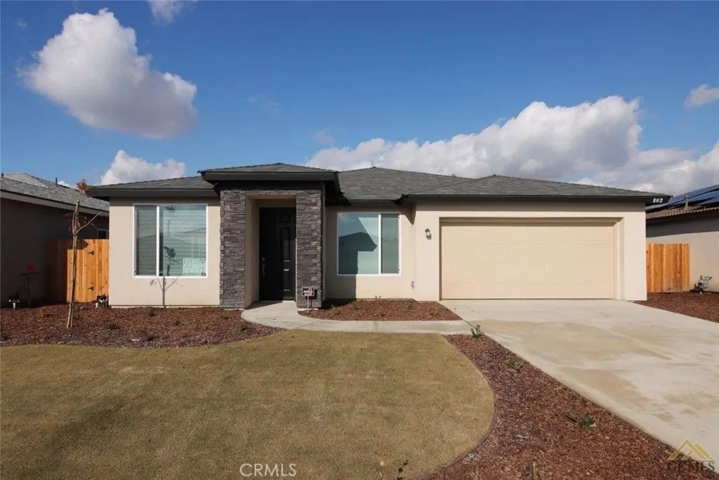 Photo of 802 Kidlington Court, Bakersfield, CA 93307 (MLS # SR26097219)