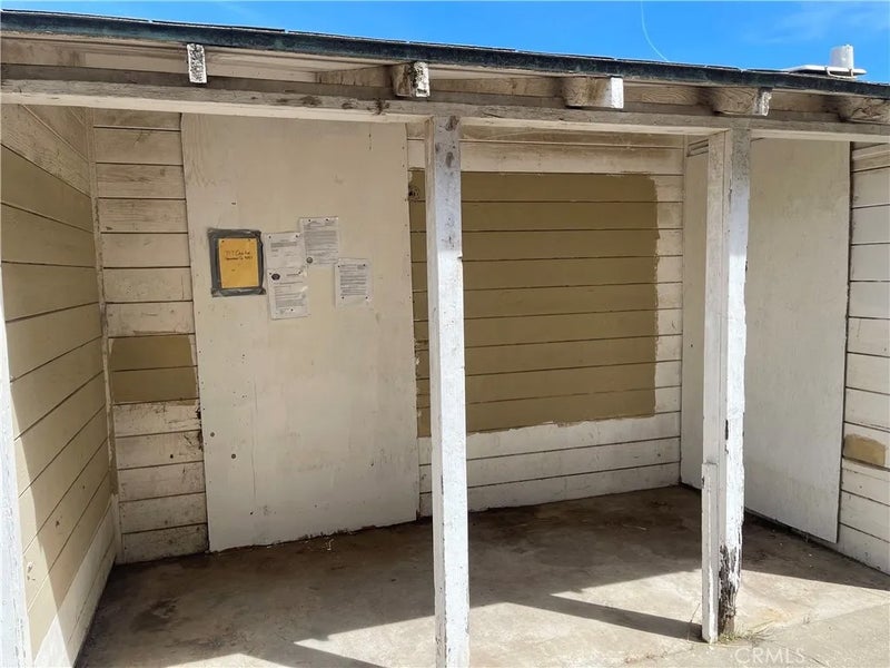 717 Oak Avenue