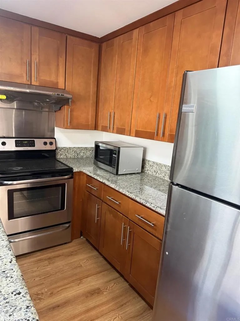 1652 E Summertime Drive 2