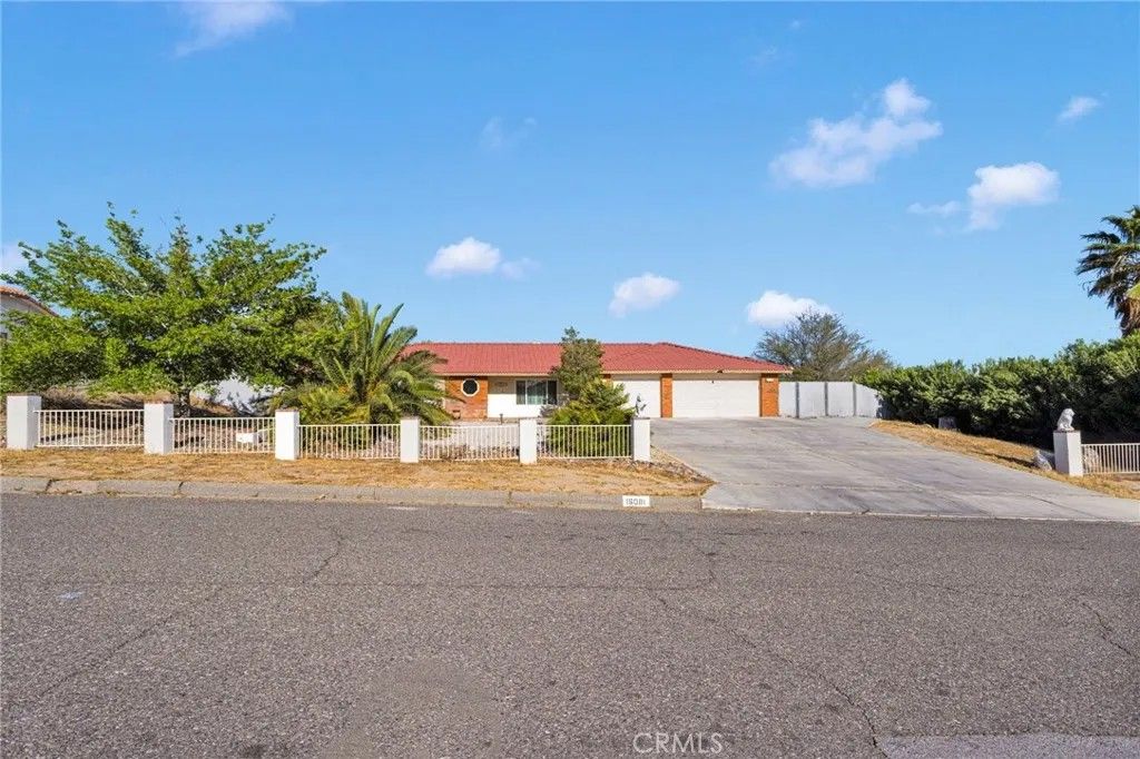 Photo of 16081 Tude Rd, Apple Valley, CA 92307 (MLS # CV26075551)