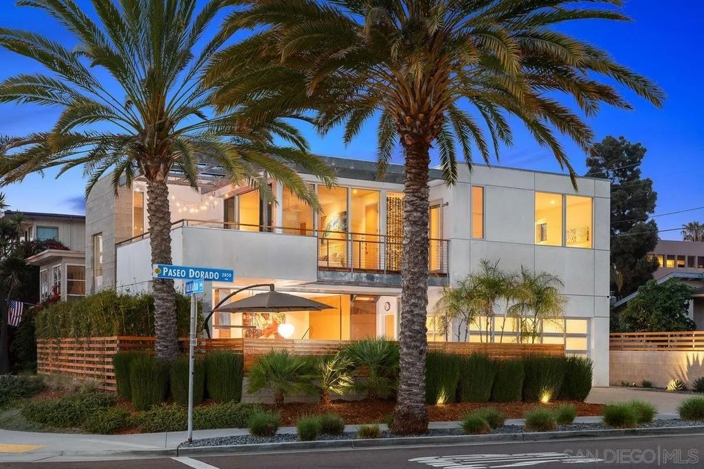 Photo of 8001 Calle De La Plata, La Jolla, CA 92037 (MLS # 250045425)