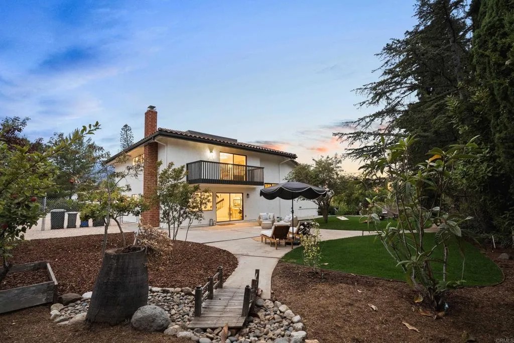 1657 FOOTHILL Drive
