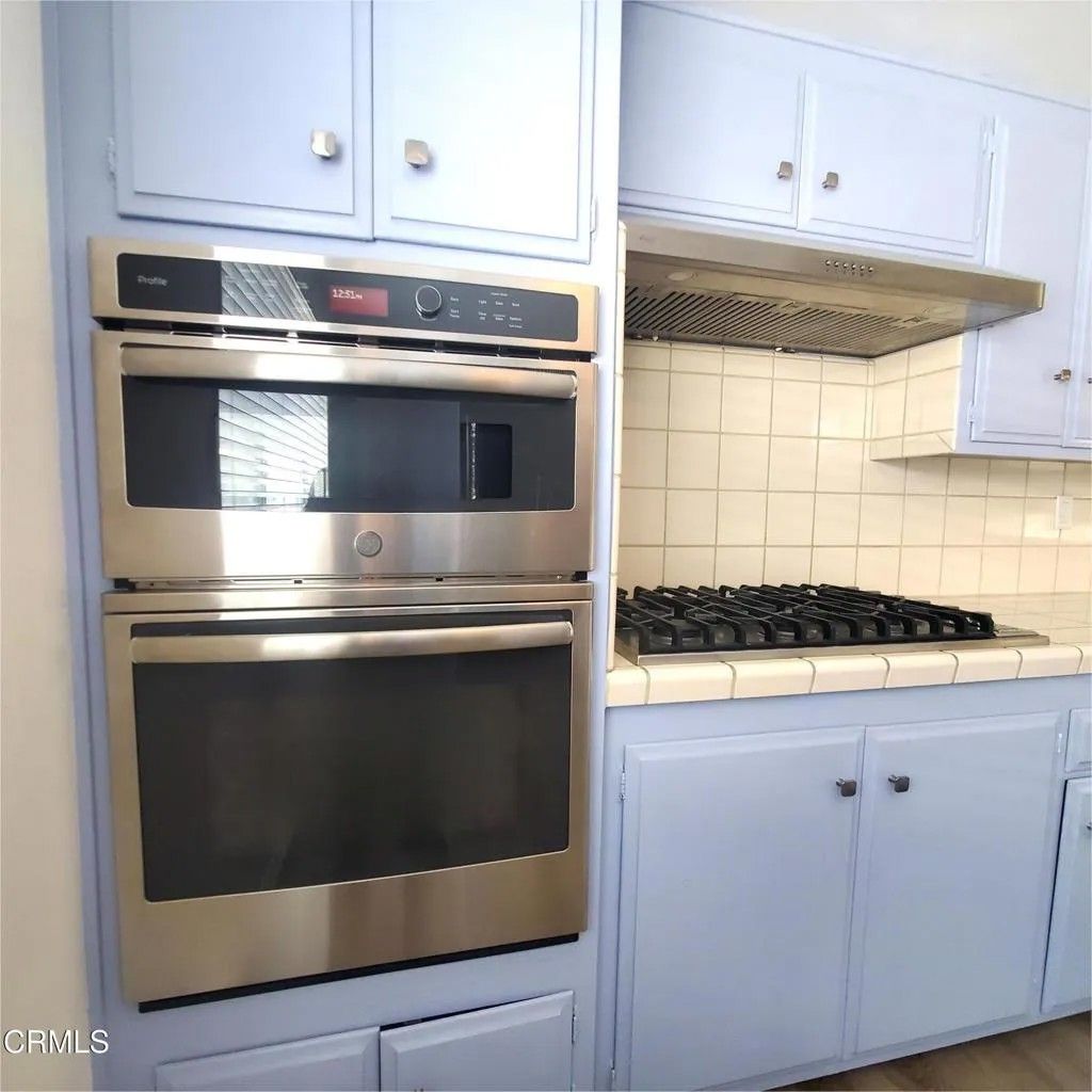 Photo of 4231 Sarah Street, Burbank, CA 91505 (MLS # P1-26020)