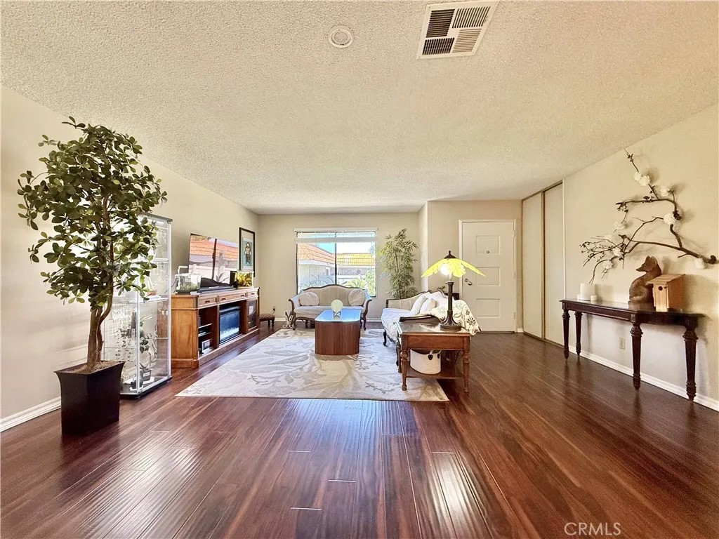24792 Via San Marco