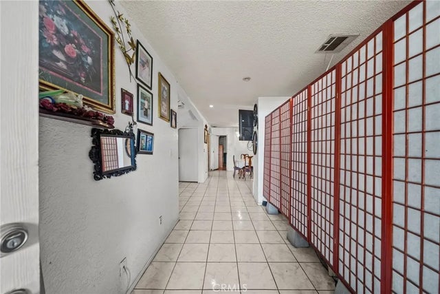 1875 W Slauson Avenue, Los Angeles