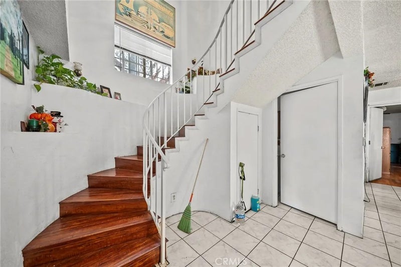 1875 W Slauson Avenue