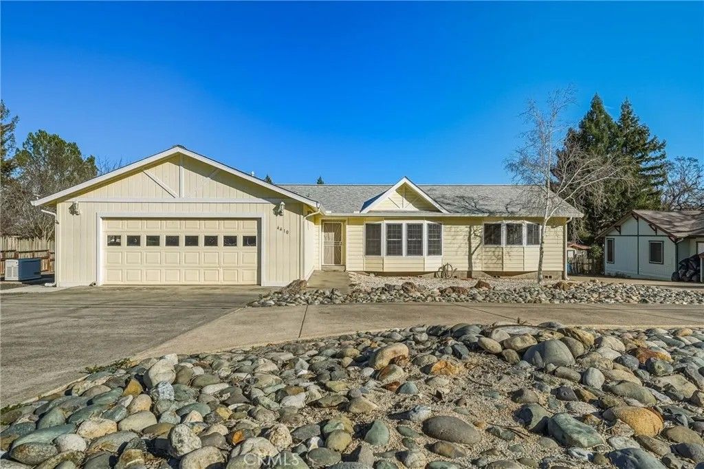 Photo of 4410 Oak Ave, Lakeport, CA 95453 (MLS # LC26021537)