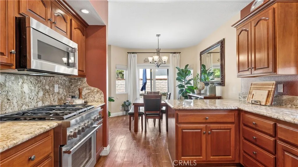 22711 Boxwood