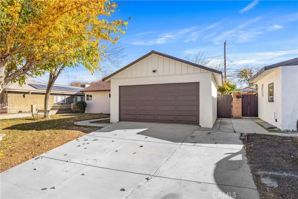 Photo of 44054 Elm Avenue, Lancaster, CA 93534 (MLS # SR25277314)