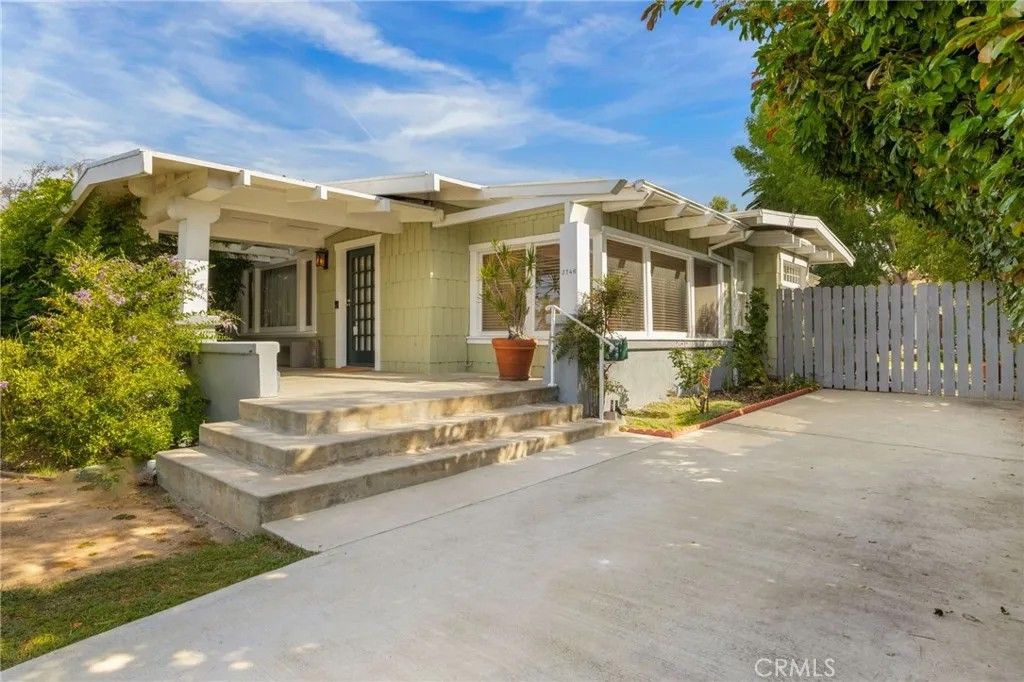 Photo of 3746 Ocean View Avenue, Los Angeles, CA 90066 (MLS # PW26076400)